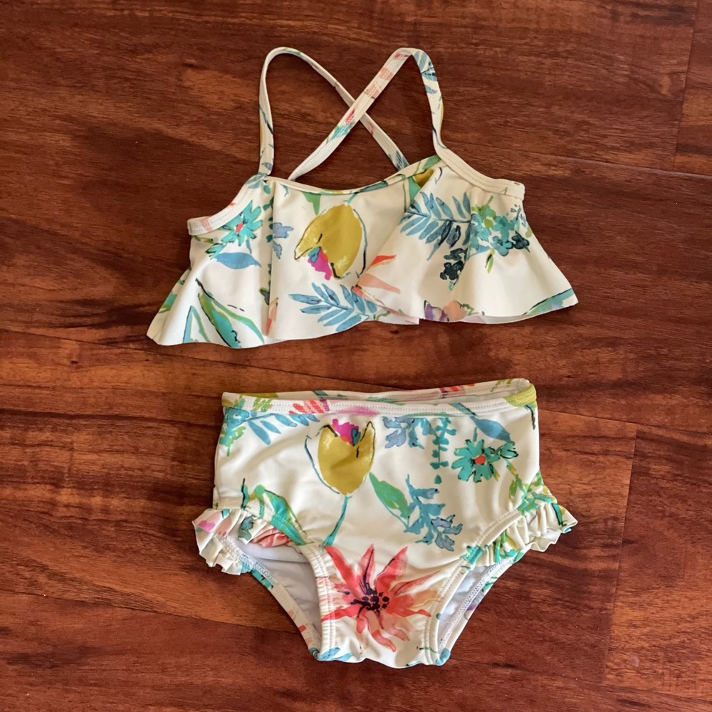 Baby Girl 2 piece swimsuit from Old Navy Size 6-12month